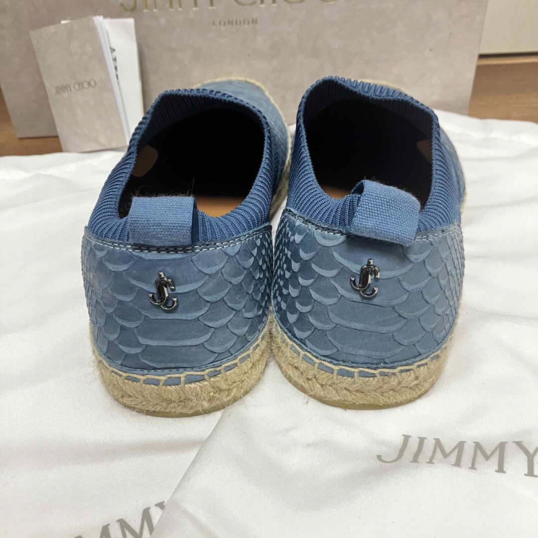 JIMMY CHOO(ジミーチュウ)の美品　ジミーチュウ　スリッポン　ブルー　スネークスリッポン　パイソン　青　25 メンズの靴/シューズ(スリッポン/モカシン)の商品写真