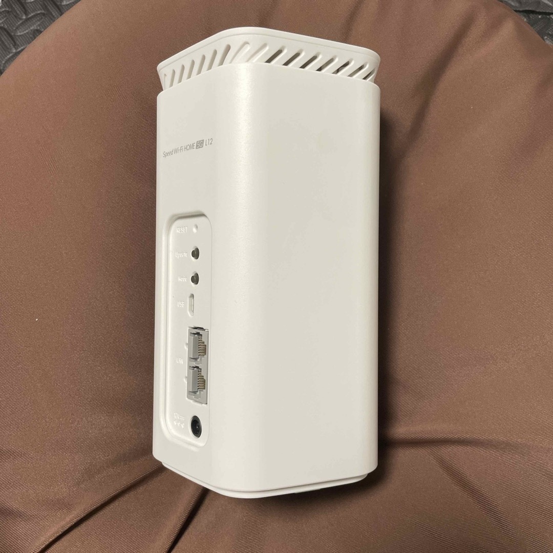 NEC(エヌイーシー)のSpeed Wi-Fi HOME 5G L12 スマホ/家電/カメラのPC/タブレット(PC周辺機器)の商品写真