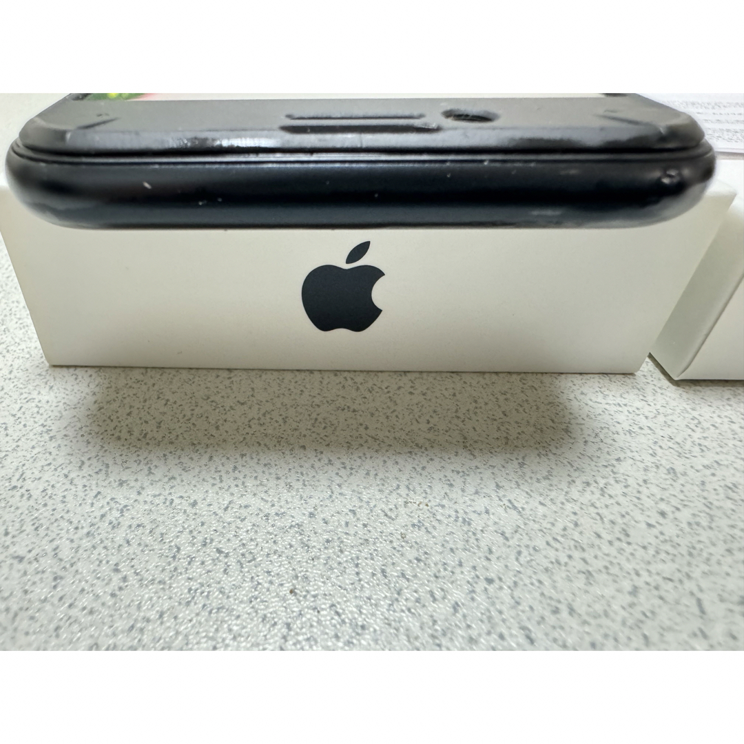 iPhone(アイフォーン)のアップル iPhoneSE 第3世代 128GB ミッドナイト スマホ/家電/カメラのスマートフォン/携帯電話(スマートフォン本体)の商品写真