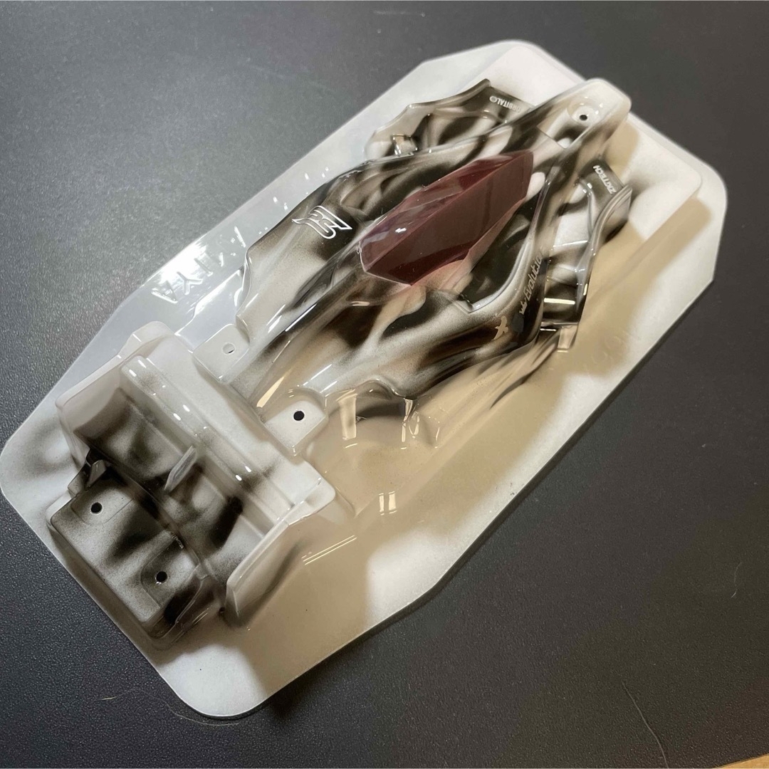 ミニ四駆　エアロアバンテ　塗装済　ポリカボディ エンタメ/ホビーのおもちゃ/ぬいぐるみ(模型/プラモデル)の商品写真
