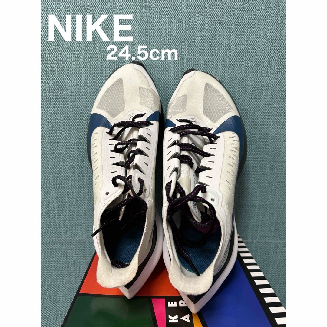 NIKE(ナイキ)のNIKE/ZOOMエアーランニングシューズ　24.5cm レディースの靴/シューズ(スニーカー)の商品写真