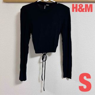 エイチアンドエム(H&M)のH&M トップス 長袖 Sサイズ　黒　プチプラ Tシャツ　ハイネック(Tシャツ(長袖/七分))