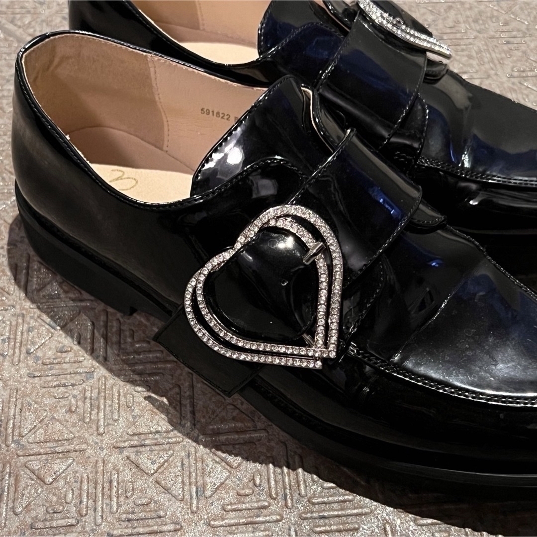 Bridget Birkin(ブリジットバーキン)のブリジットバーキン　ビジューバックル　ローファー レディースの靴/シューズ(ローファー/革靴)の商品写真