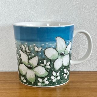 アラビア(ARABIA)の【別注品】ARABIA ヘルヤ お花マグカップ "Kevään kukka"②(食器)