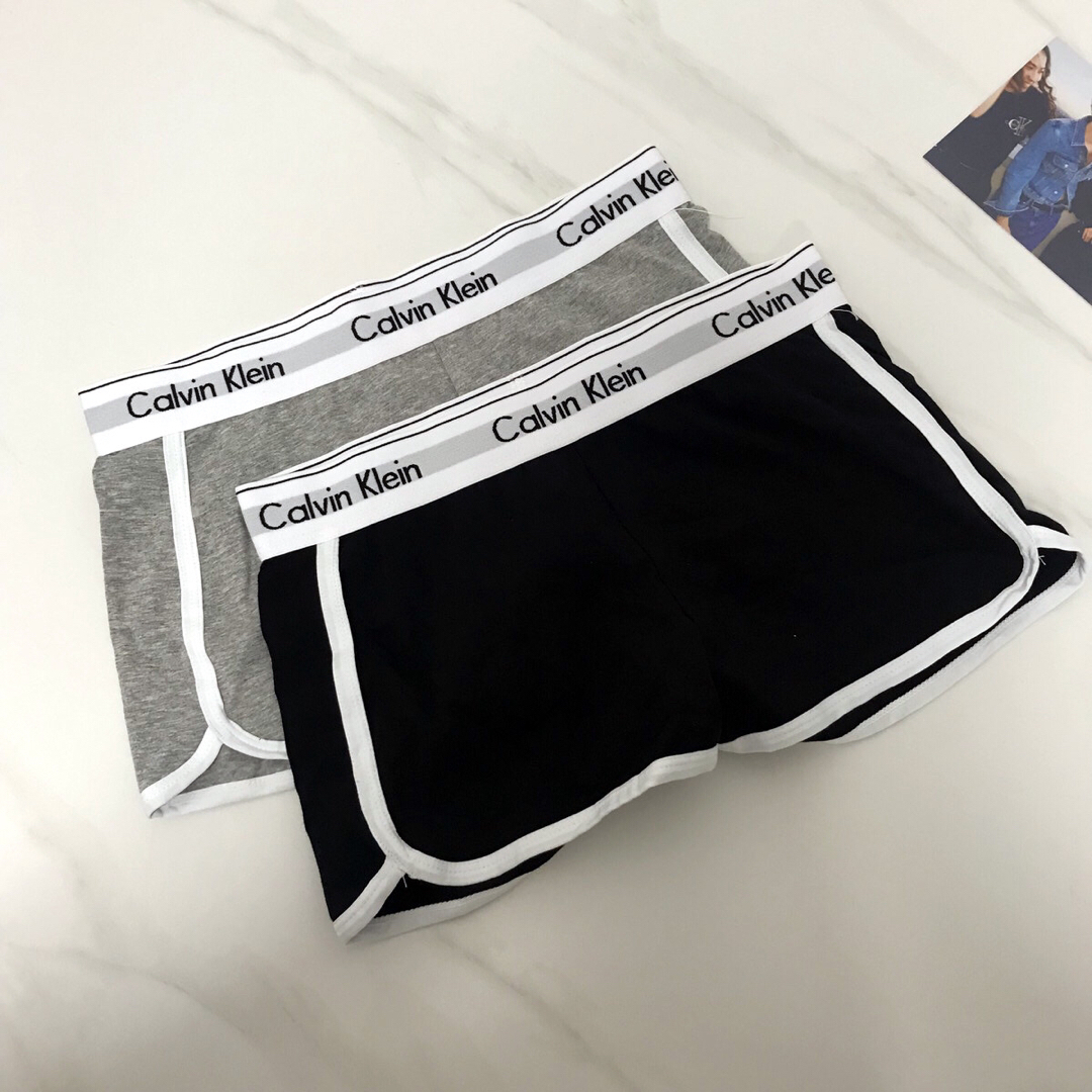 ck Calvin Klein(シーケーカルバンクライン)のカルバンクライン　ck ショートパンツ ブラック➕グレー 下着 Mサイズ レディースのパンツ(ショートパンツ)の商品写真