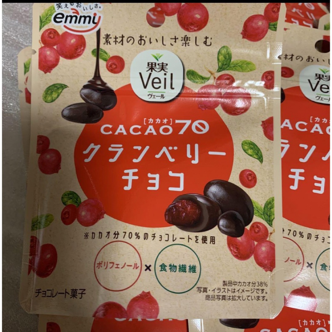 カカオ70%クランベリーチョコレート　15袋 食品/飲料/酒の食品(菓子/デザート)の商品写真