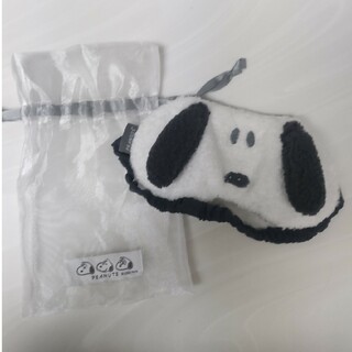 スヌーピー(SNOOPY)の🉐新品SNOOPYアイマスク(旅行用品)