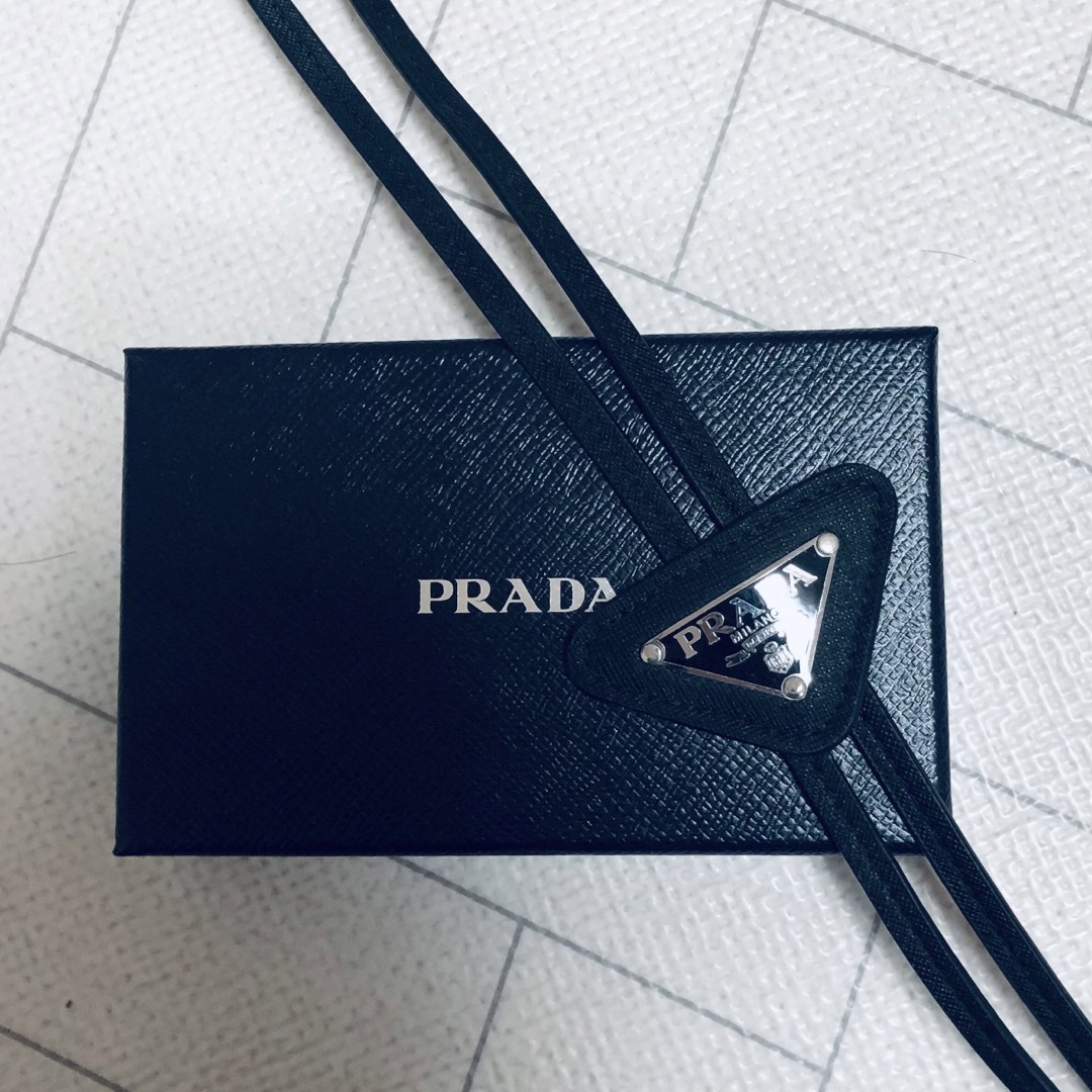 PRADA(プラダ)の【大人気】プラダ　ループタイ（ネックレス）ユニセックス レディースのアクセサリー(ネックレス)の商品写真