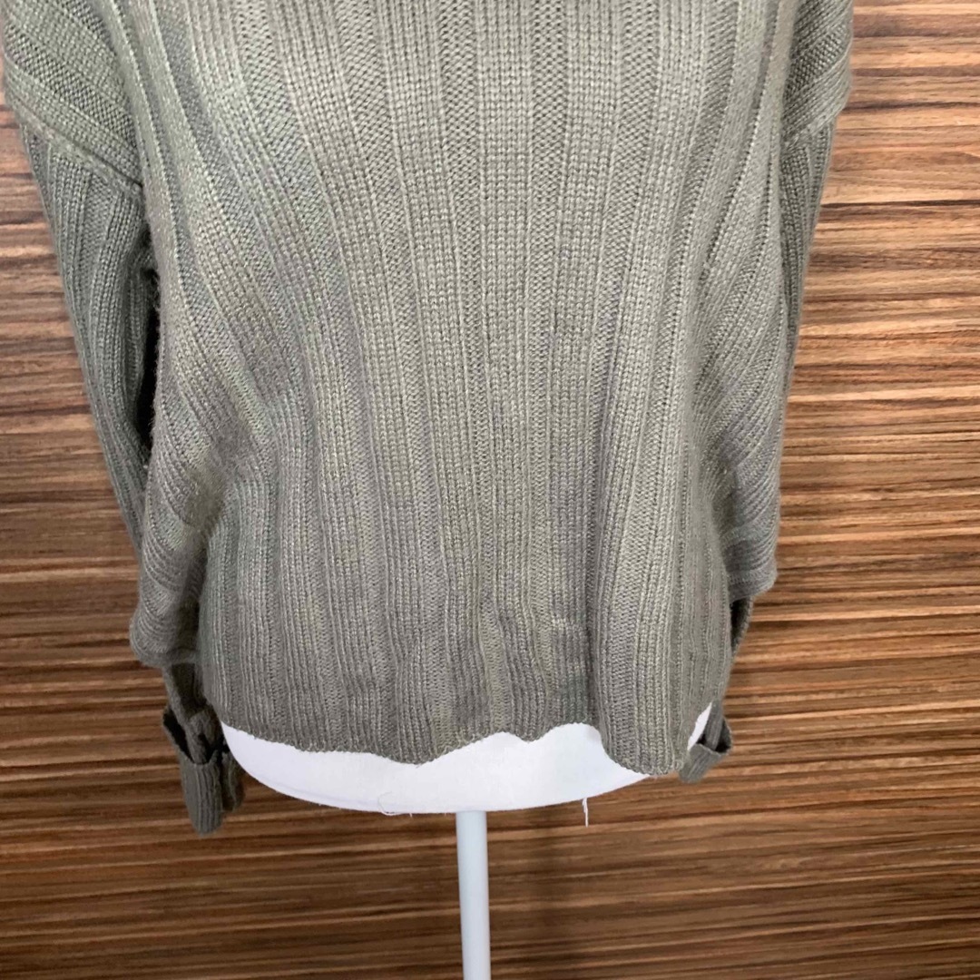 GU(ジーユー)のGU ジーユー ニット Lサイズ 緑 グリーン 長袖 レディースのトップス(ニット/セーター)の商品写真