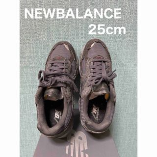 ニューバランス(New Balance)のNEW BALANCE M2002 RDB 25cm(スニーカー)