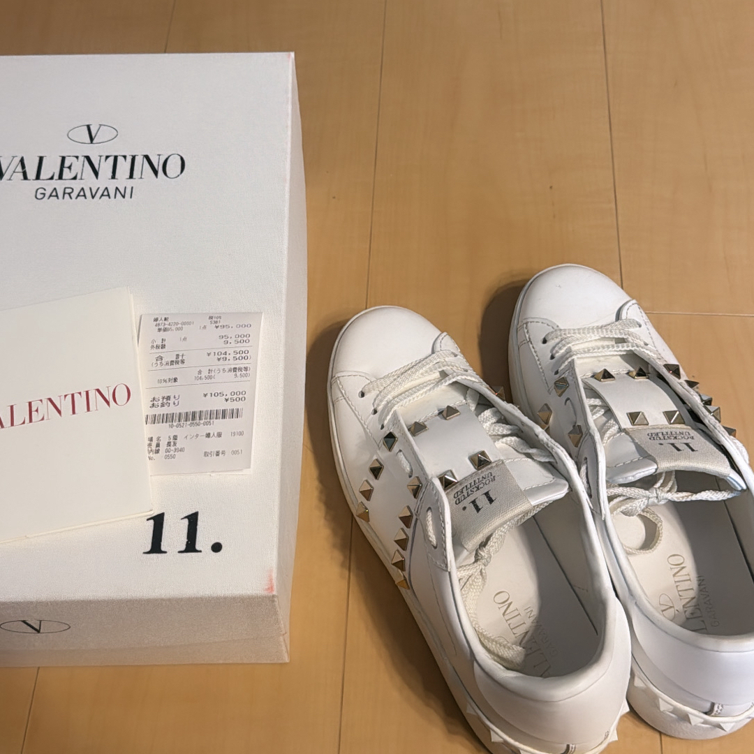 VALENTINO(ヴァレンティノ)のロックスタッズ アンタイトルド スニーカー レディースの靴/シューズ(スニーカー)の商品写真