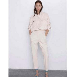 ザラ(ZARA)のZARA ダーツ入りハイウエストパンツ(カジュアルパンツ)