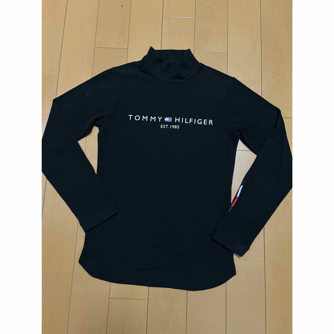 TOMMY HILFIGER(トミーヒルフィガー)の美品！トミーヒルフィガーゴルフ　TH ハイネック長袖シャツ　Lサイズ スポーツ/アウトドアのゴルフ(ウエア)の商品写真