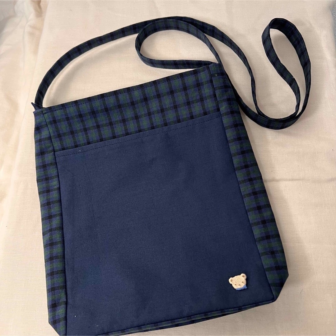 ファミリア　ショルダーバッグ　ハンドメイド レディースのバッグ(ショルダーバッグ)の商品写真