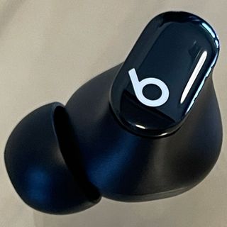 ビーツバイドクタードレ(Beats by Dr Dre)の国内正規品★美品★Beats Studio Buds ブラック左耳のみ／B220(ヘッドフォン/イヤフォン)