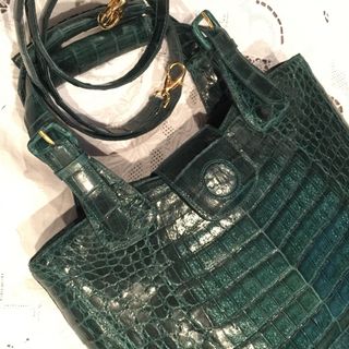 クロコダイル(Crocodile)のバッグ　クロコダイル🐊　ナンシー(ハンドバッグ)