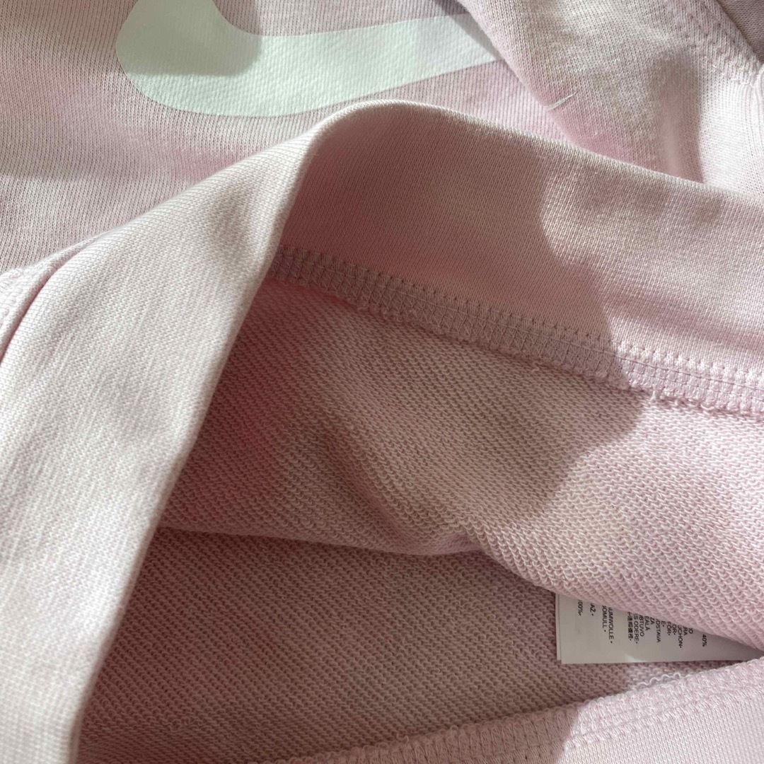 NIKE(ナイキ)の新品　ナイキ　パーカー　トレーナー　95 ピンク　ガールズ キッズ/ベビー/マタニティのキッズ服女の子用(90cm~)(Tシャツ/カットソー)の商品写真