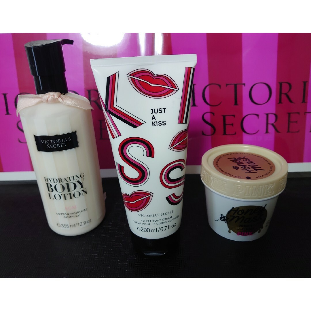 Victoria's Secret(ヴィクトリアズシークレット)のVictoria'sSecret 3点セットボディlotion & scrub コスメ/美容のボディケア(ボディローション/ミルク)の商品写真