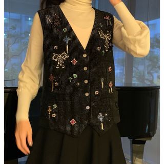 シャネル(CHANEL)のCHANEL  ジレ  38  ビジュー　中古(ベスト/ジレ)