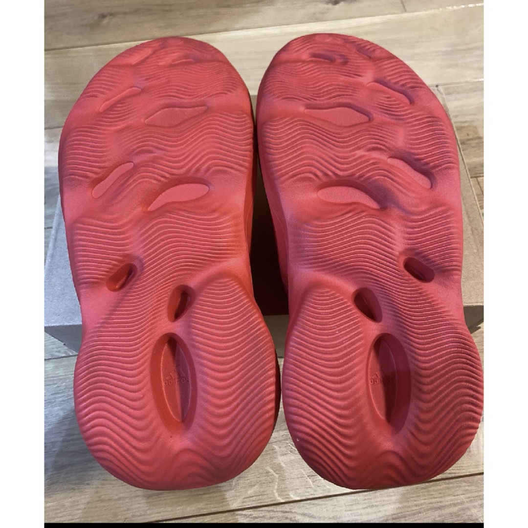 テレワーク関連 yeezy foam runner vermilion ヴァーミリオン