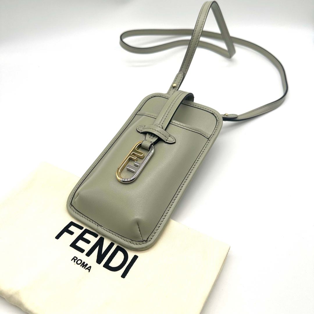 7AS131カラー【美品】FENDI フェンディ フォンポーチ