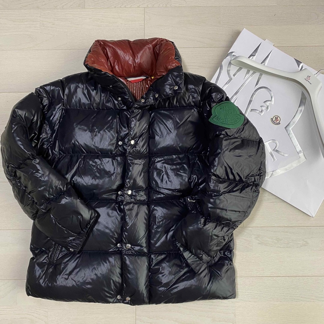 MONCLER(モンクレール)の美品　モンクレール　ジーニアス　DERVAUX フラグメント　国内正規品 メンズのジャケット/アウター(ダウンジャケット)の商品写真