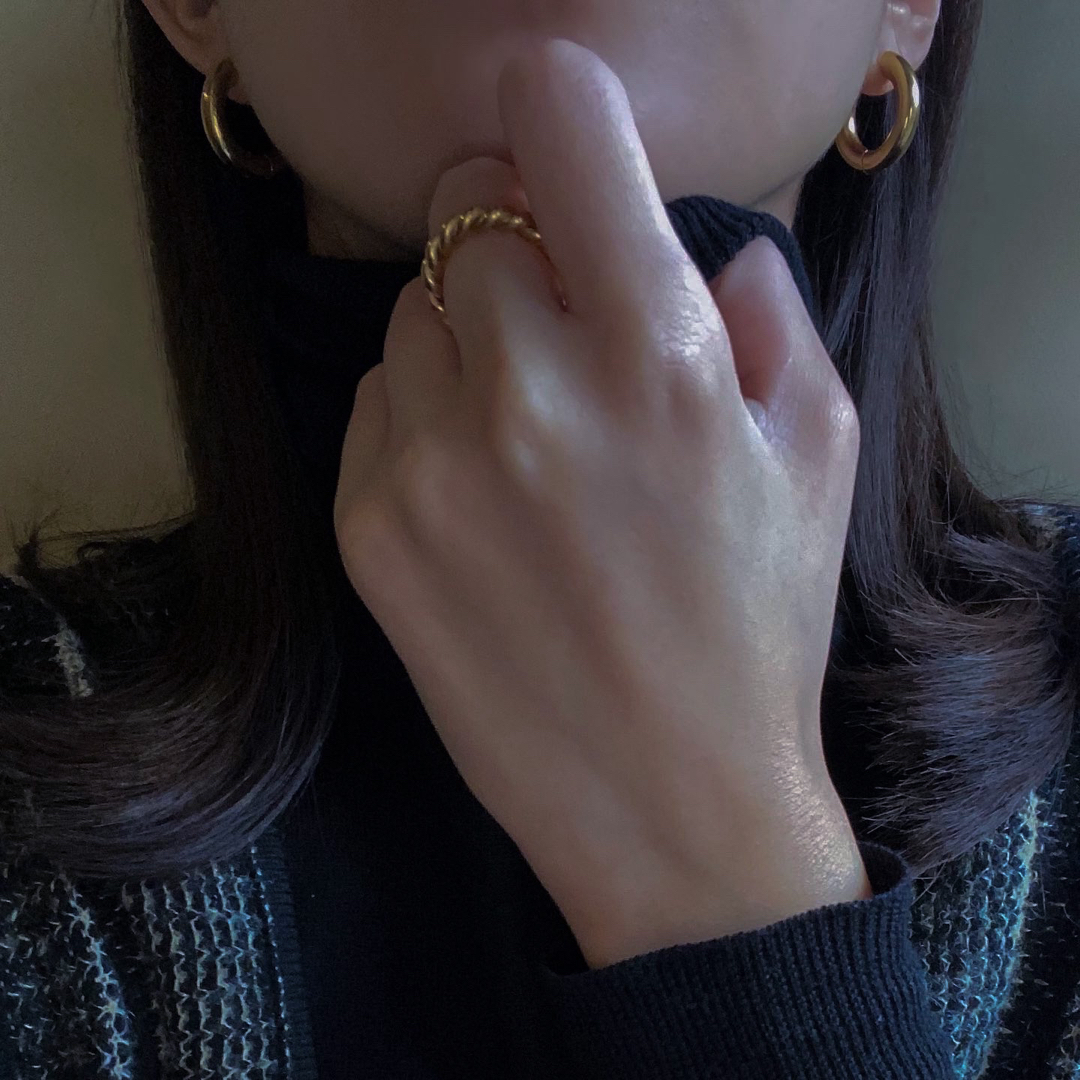 Ameri VINTAGE(アメリヴィンテージ)のOne touch volume hoop gold pierce No.770 レディースのアクセサリー(ピアス)の商品写真