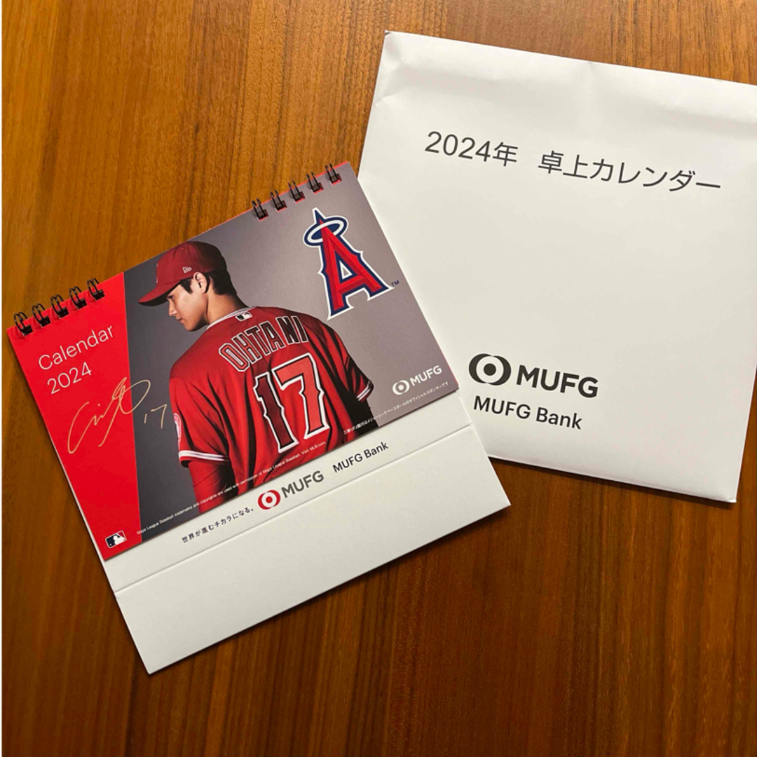 MUFG 大谷翔平 選手　卓上カレンダー　2024 OHTANI エンタメ/ホビーのタレントグッズ(スポーツ選手)の商品写真