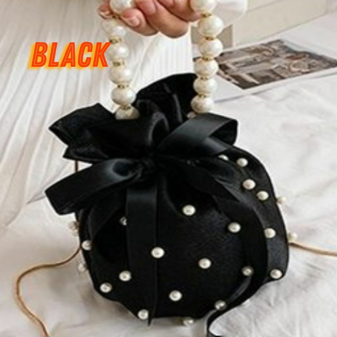 綺麗 光沢 バック ブラック パール チェーンゴールド 高級感 black 黒色 レディースのバッグ(ショルダーバッグ)の商品写真