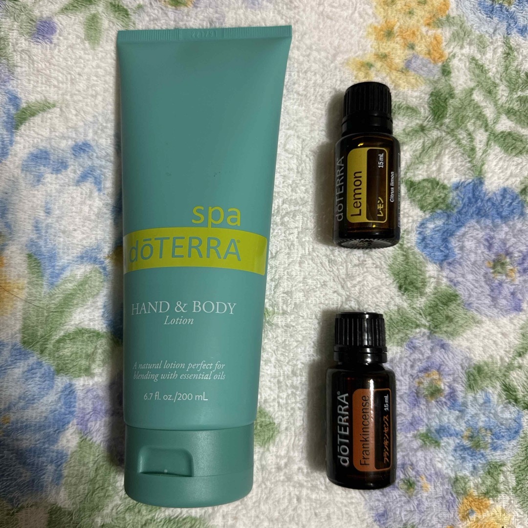 ドテラdoTERRA  ボディ＆ハンドクリーム　フランキンセンス　レモン　新品　未使用