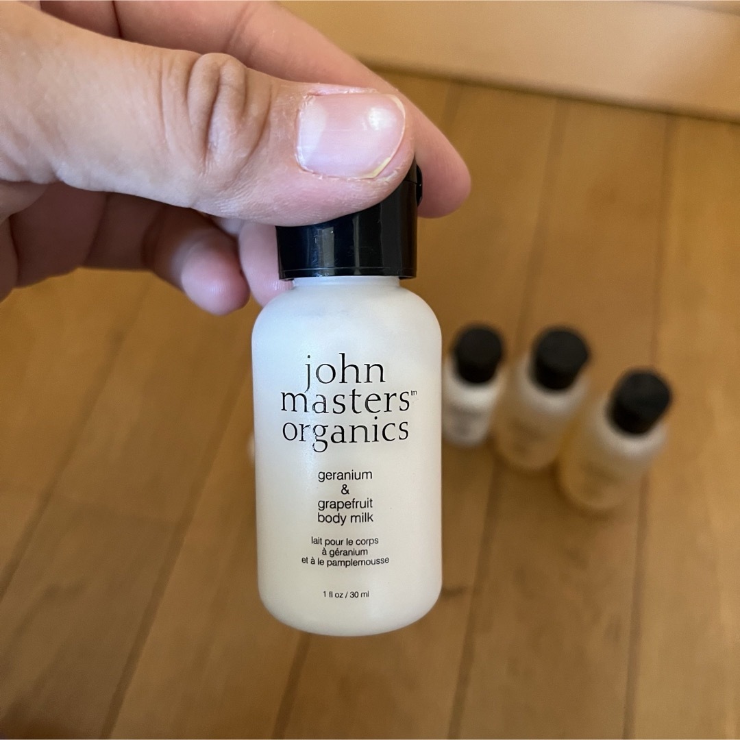 John Masters Organics(ジョンマスターオーガニック)のbaiya ジョンマスター　ボディソープ　ミルク　デオドラント　デオナチュレ新品 コスメ/美容のボディケア(ボディソープ/石鹸)の商品写真