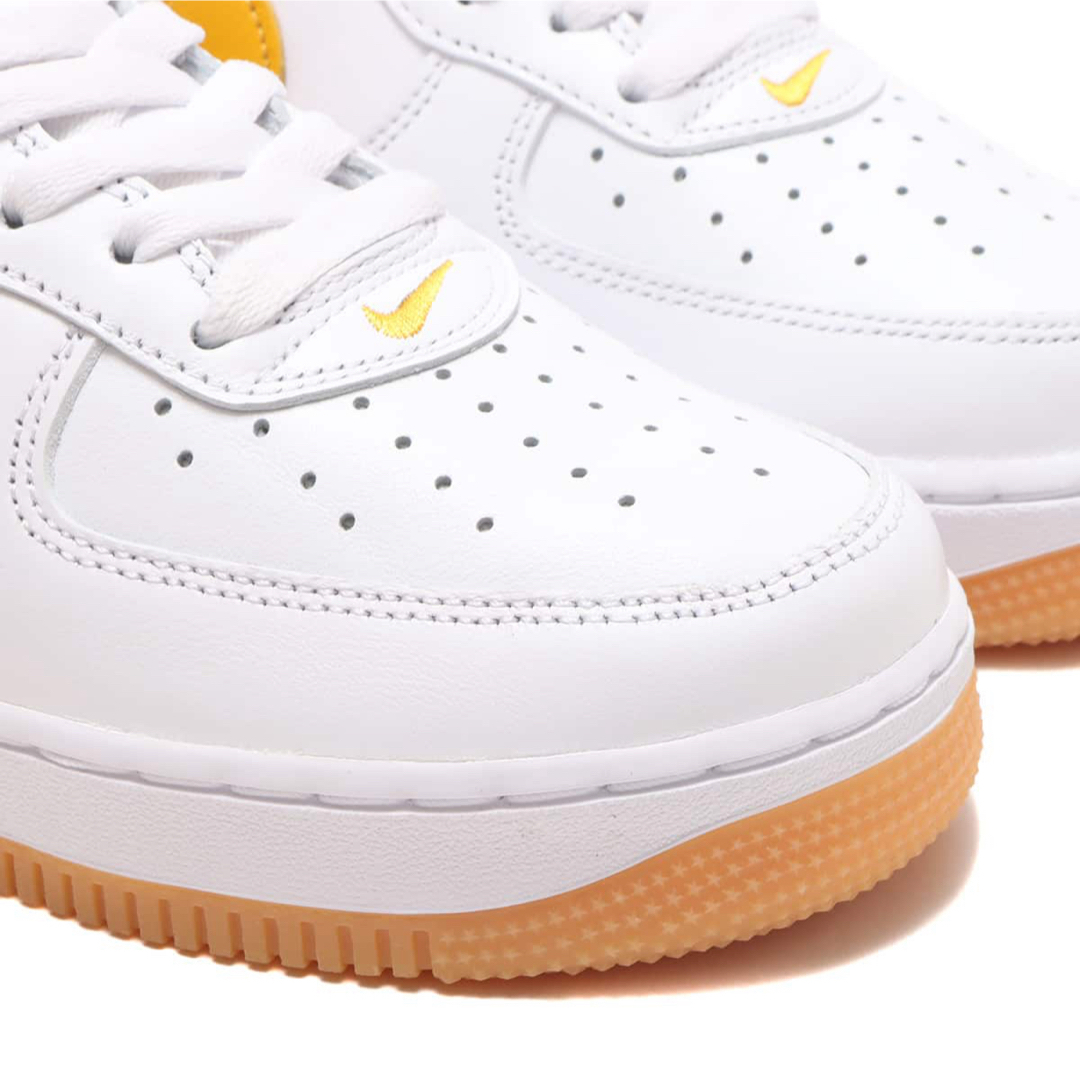 NIKE(ナイキ)のNIKEAIR FORCE1  UNIVERSITY GOLD 27㎝ メンズの靴/シューズ(スニーカー)の商品写真