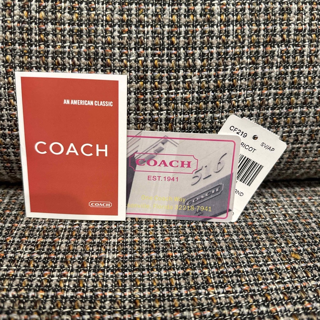 COACH(コーチ)の219  コーチ　長財布　スヌーピー　アイボリー　大人気 レディースのファッション小物(財布)の商品写真