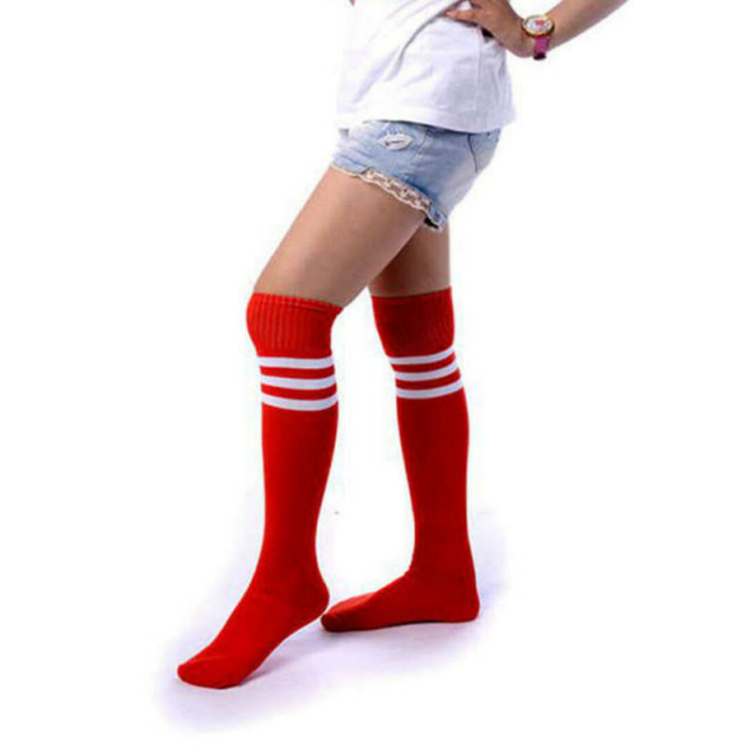 フリーサイズ サッカー ソックス  キッズ ジュニア 子供 赤　レッド　ライン キッズ/ベビー/マタニティのこども用ファッション小物(靴下/タイツ)の商品写真
