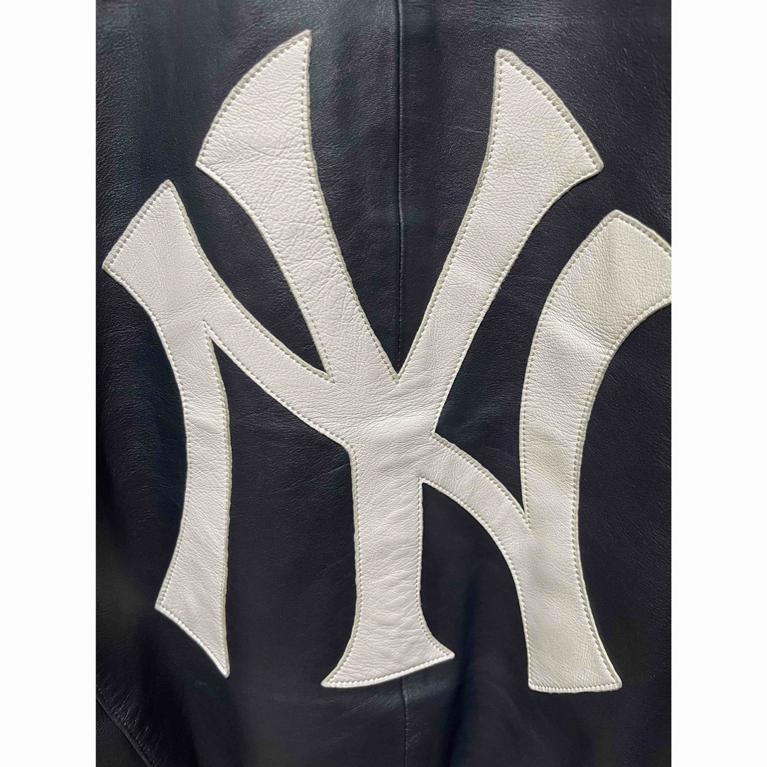 Supreme(シュプリーム)のSUPREME YANKEES LEATHER VARSITY JACKET メンズのジャケット/アウター(スタジャン)の商品写真