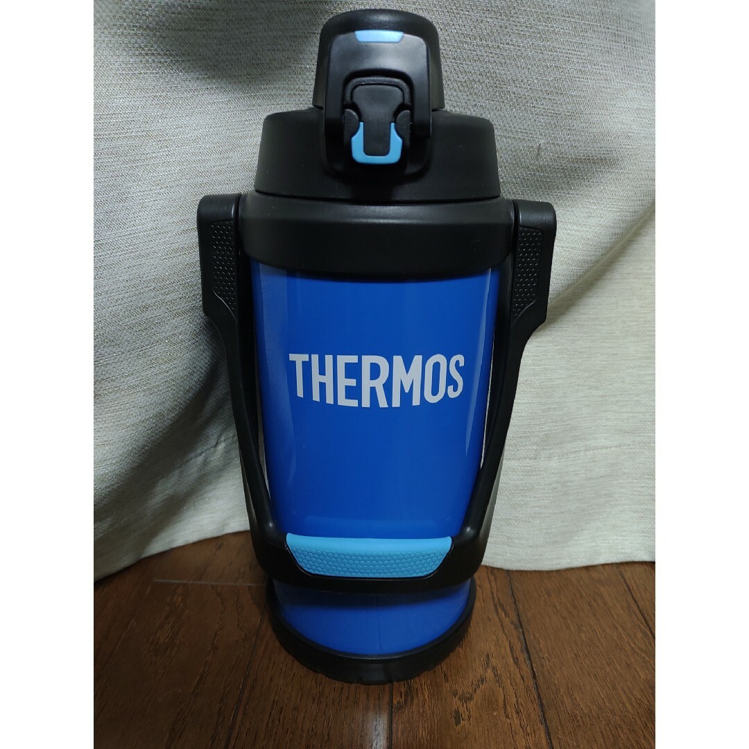 THERMOS(サーモス)のサーモス　水筒　2l　箱有り インテリア/住まい/日用品のキッチン/食器(弁当用品)の商品写真