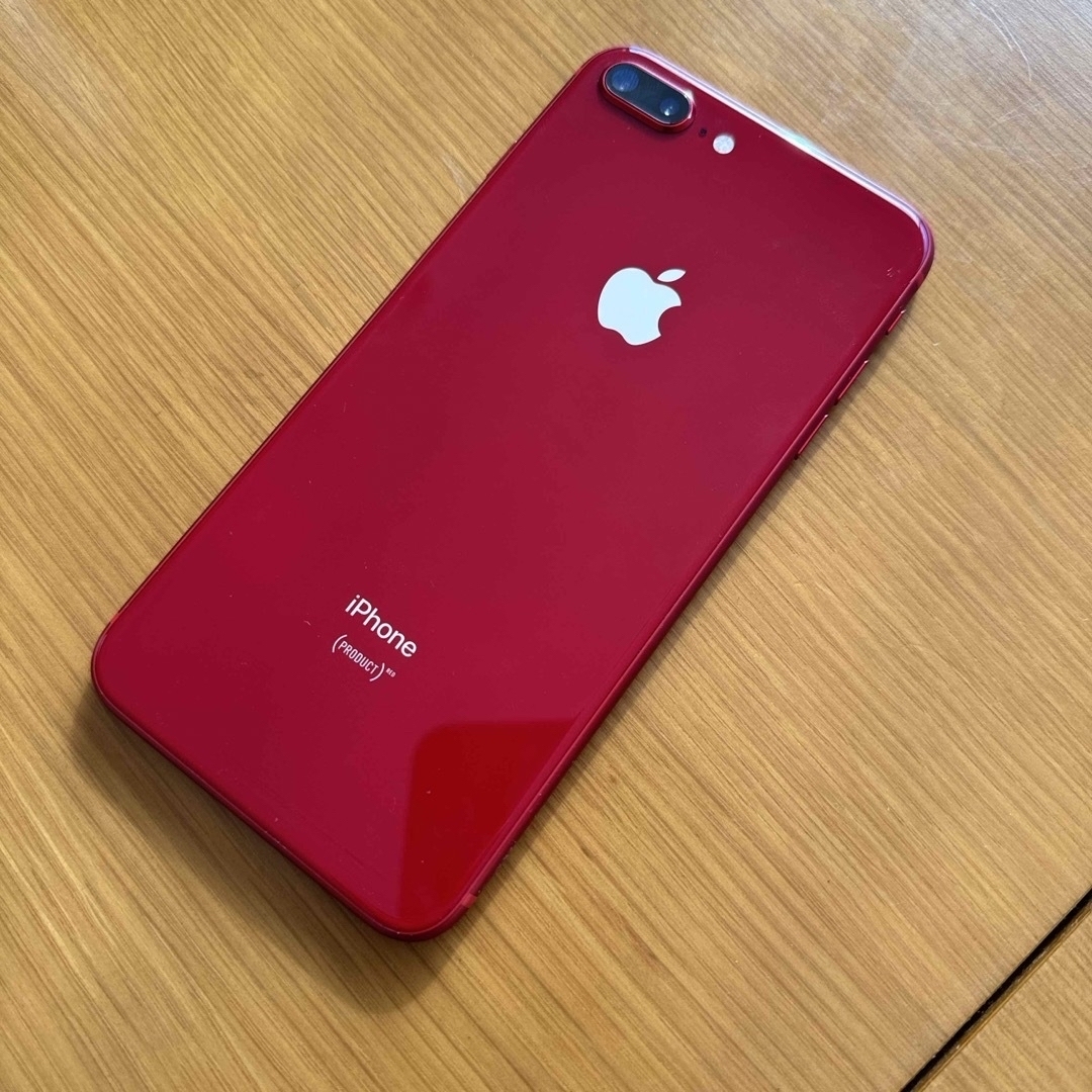 iPhone(アイフォーン)のiPhone 8 plus SIMフリー　256GB 赤　レッド スマホ/家電/カメラのスマートフォン/携帯電話(スマートフォン本体)の商品写真