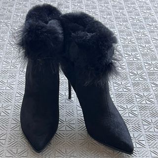 クリスチャンルブタン(Christian Louboutin)の未使用フォックスファー　ショートブーツ　赤い底(ブーツ)