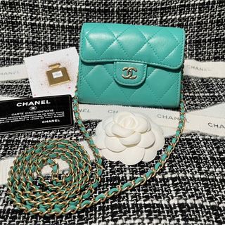 シャネル(CHANEL)のCHANEL マトラッセ　ショルダー　ミニチェーンウォレット　グリーン(財布)