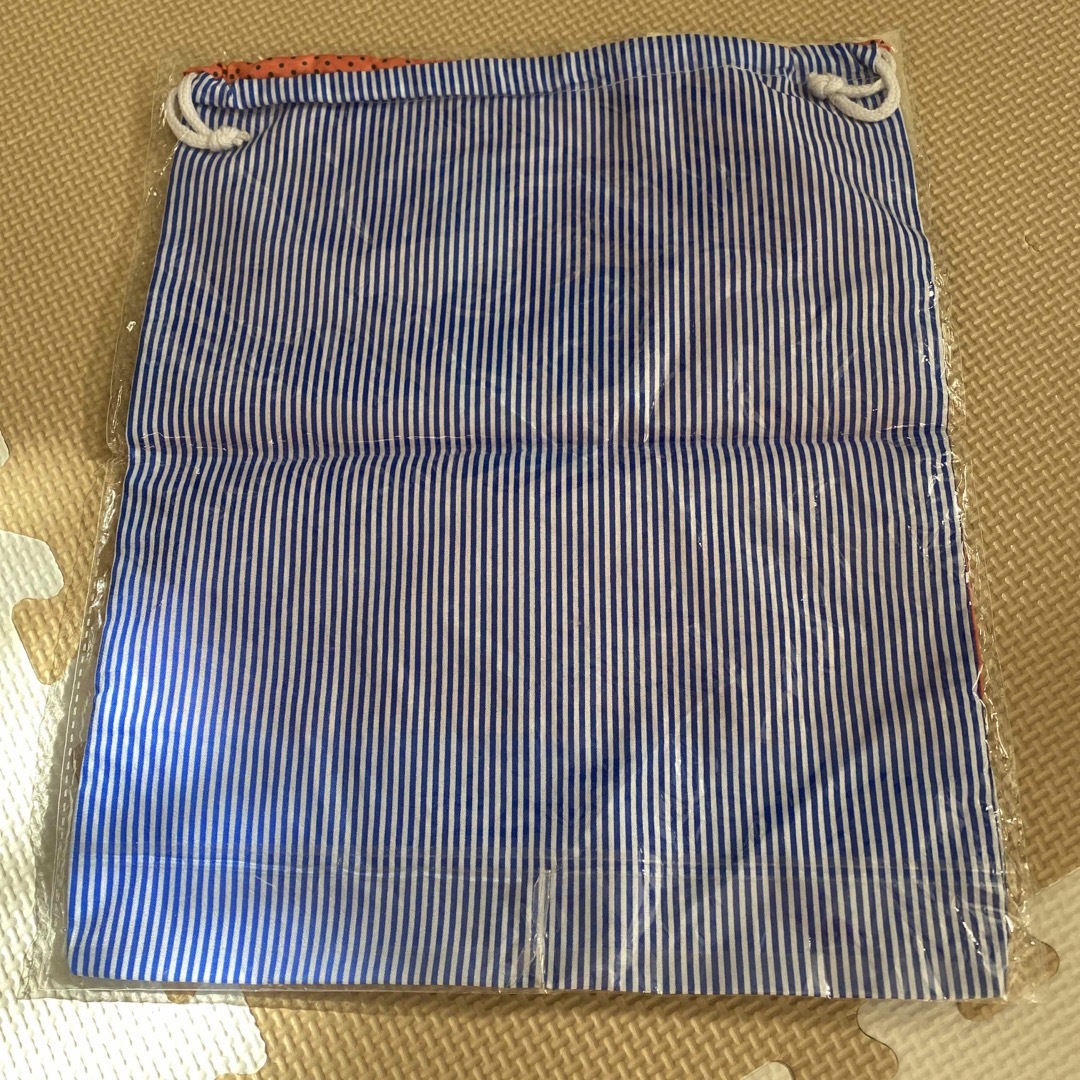 ポリエステル、ナイロン製　巾着袋 レディースのファッション小物(ポーチ)の商品写真