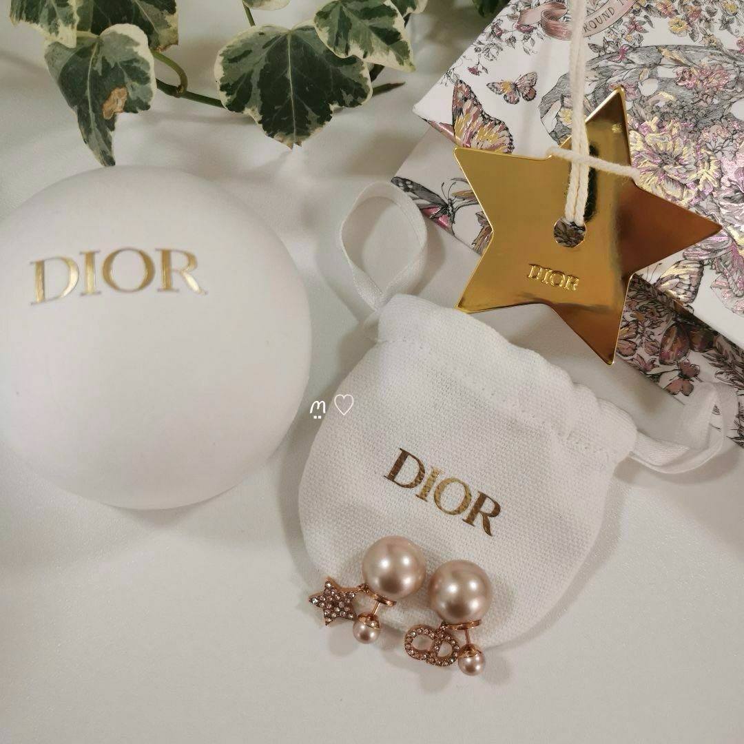 Dior(ディオール)の新品同様品　Dior　ディオール　トライバルピアス　ピンクパール　スター　現行品 レディースのアクセサリー(ピアス)の商品写真