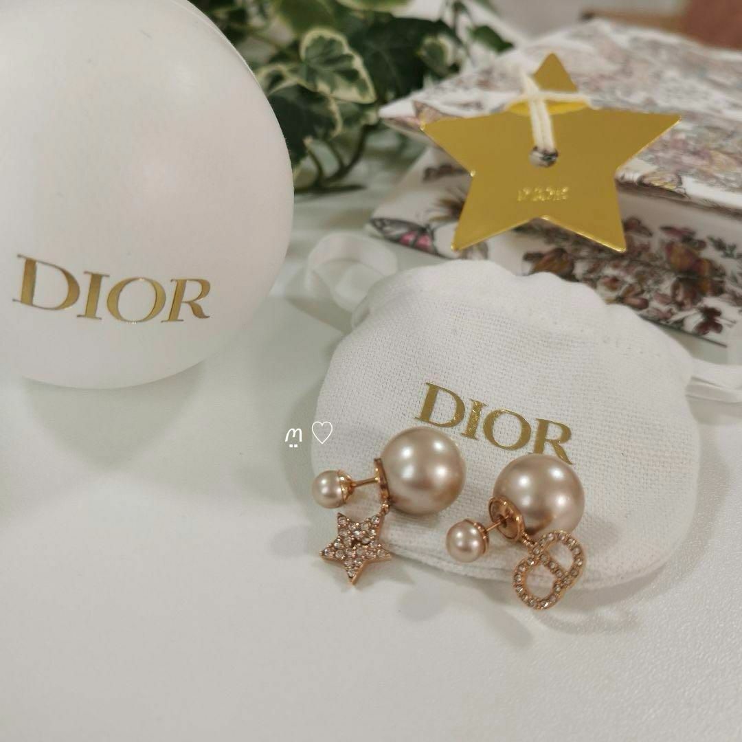 Dior(ディオール)の新品同様品　Dior　ディオール　トライバルピアス　ピンクパール　スター　現行品 レディースのアクセサリー(ピアス)の商品写真