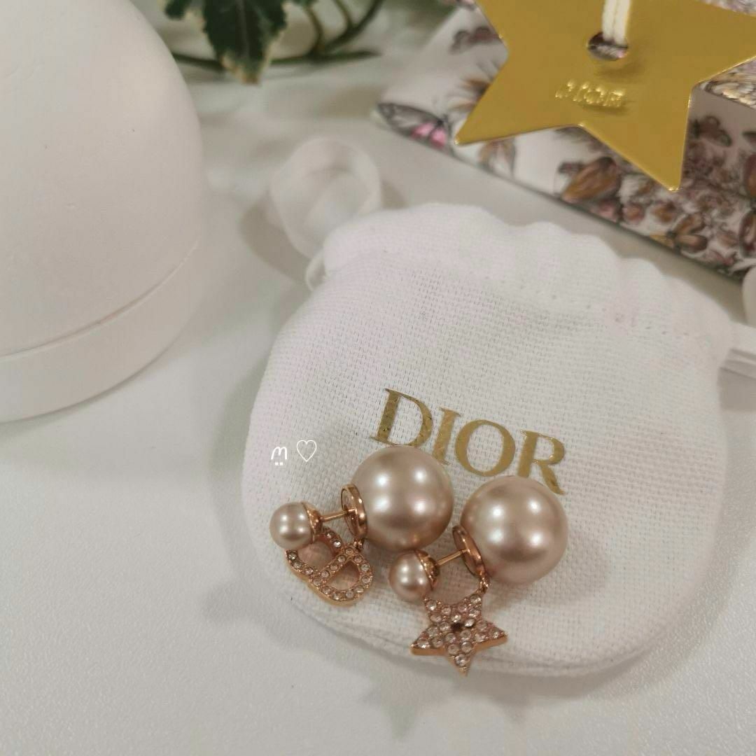 Dior(ディオール)の新品同様品　Dior　ディオール　トライバルピアス　ピンクパール　スター　現行品 レディースのアクセサリー(ピアス)の商品写真