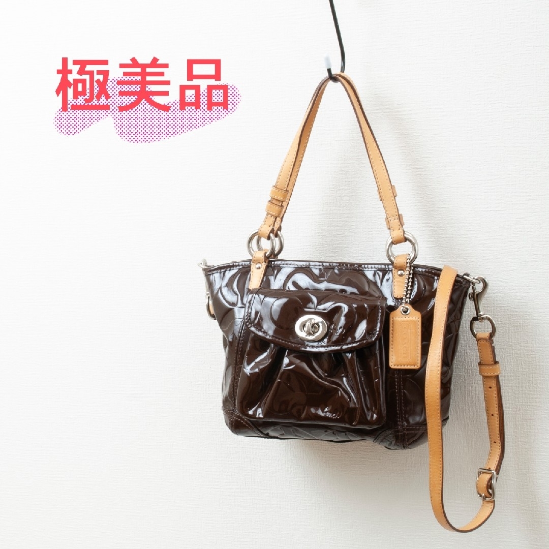 COACH(コーチ)の【極美品】COACH(コーチ)エナメル エンボスドオブアート ショルダーバッグ！ レディースのバッグ(ショルダーバッグ)の商品写真