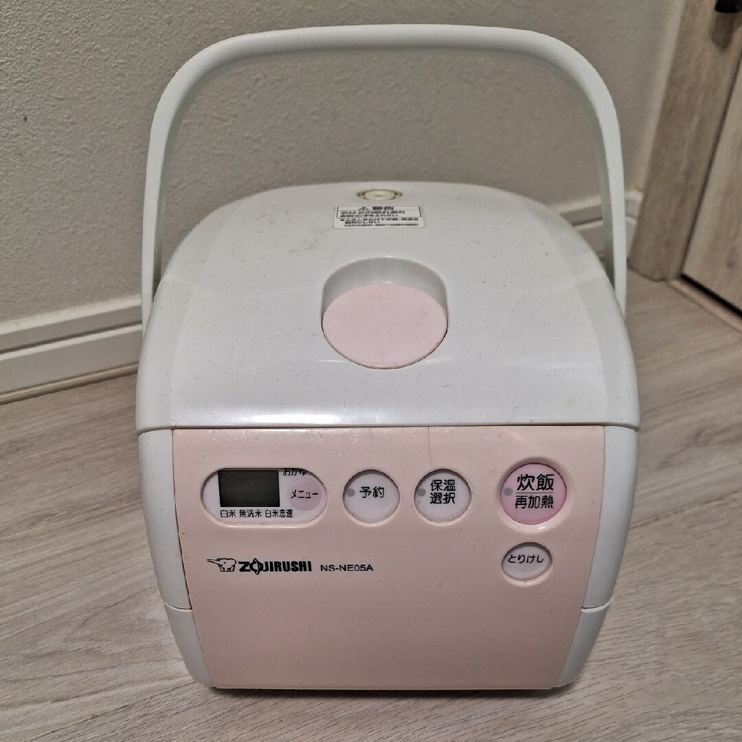 象印(ゾウジルシ)のZOJIRUSHI*炊飯器*中古品*３合炊き スマホ/家電/カメラの調理家電(炊飯器)の商品写真