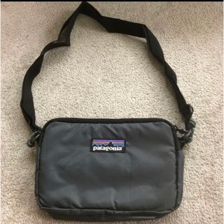 パタゴニア(patagonia)の新品　パタゴニア　ショルダーポーチ　グレー(ショルダーバッグ)