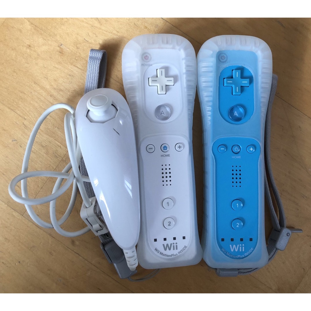 任天堂 - Wii Uコントローラーx2、ヌンチャクx1、(おまけ付)の通販 by ...