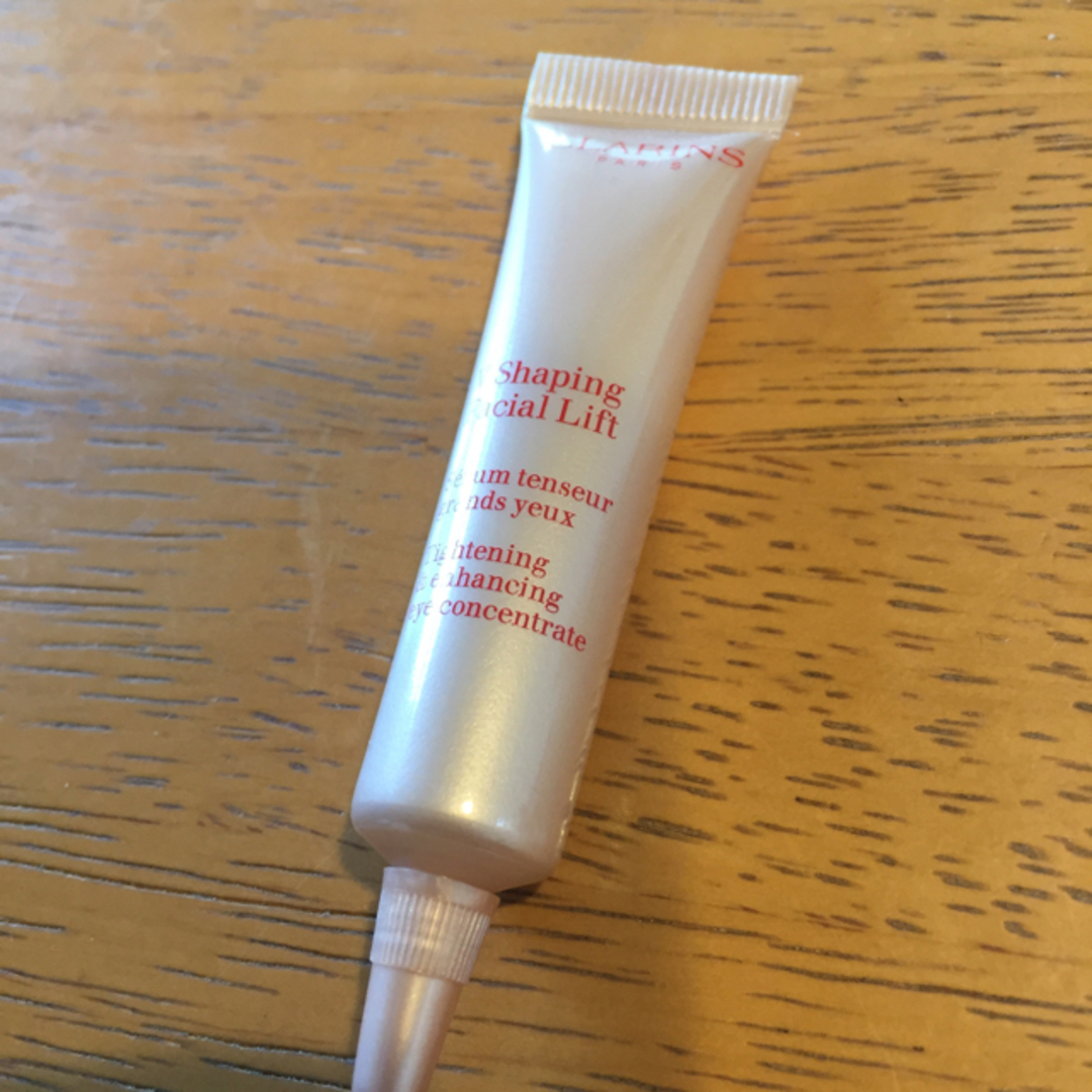 CLARINS(クラランス)のクラランス グラン アイ セラム 7ml コスメ/美容のスキンケア/基礎化粧品(アイケア/アイクリーム)の商品写真