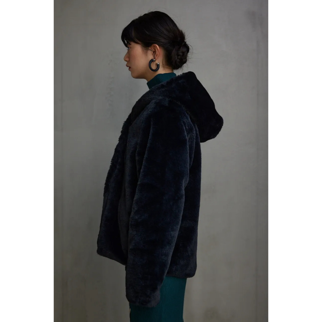 AZUL by moussy(アズールバイマウジー)のアズールバイマウジー♡B-HEATフラッフィーフェイクファーブルゾン レディースのジャケット/アウター(毛皮/ファーコート)の商品写真