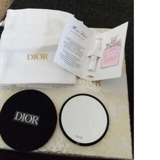 Christian Dior - 新品 DIOR コンパクトミラー ブラック 箱付き ダブル 